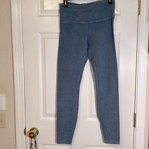 Lululemon Wunder Unders in demon wash print sz 8 NWOT